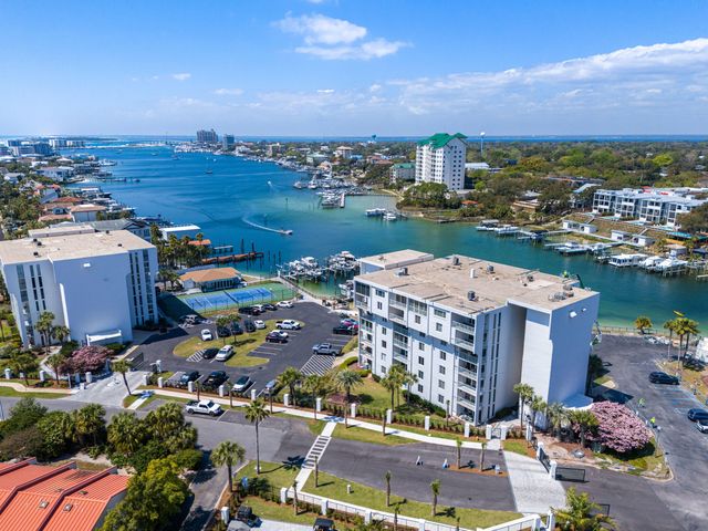30 Moreno Point Road 305C, Destin, FL 32541