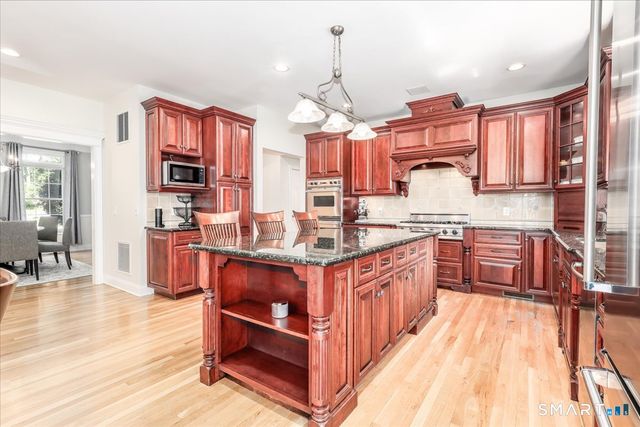 8 Rock Ridge Court, New Fairfield, CT 06812