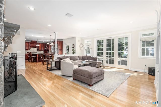 8 Rock Ridge Court, New Fairfield, CT 06812