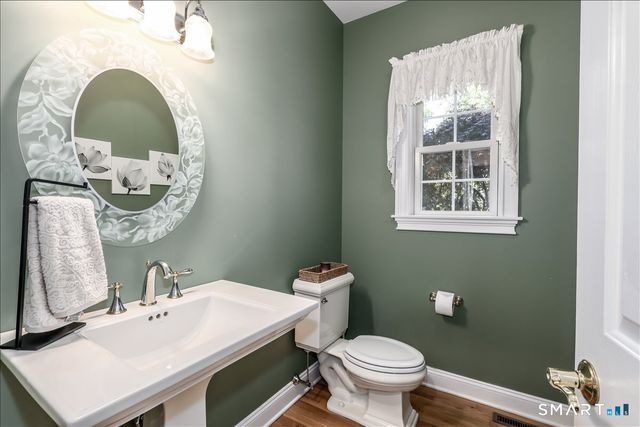 8 Rock Ridge Court, New Fairfield, CT 06812