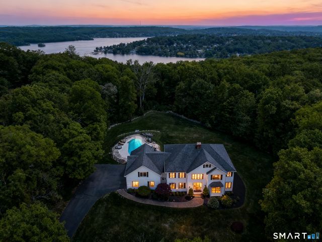8 Rock Ridge Court, New Fairfield, CT 06812