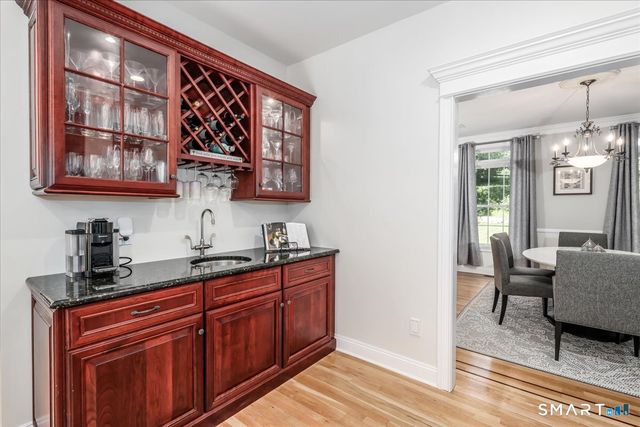 8 Rock Ridge Court, New Fairfield, CT 06812