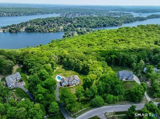 8 Rock Ridge Court, New Fairfield, CT 06812