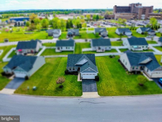 130 NORFOLK LN, Martinsburg, WV 25405