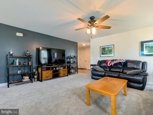 130 NORFOLK LN, Martinsburg, WV 25405
