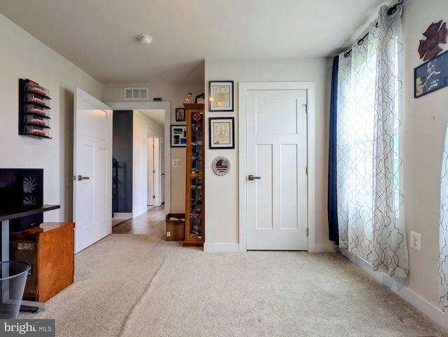 130 NORFOLK LN, Martinsburg, WV 25405