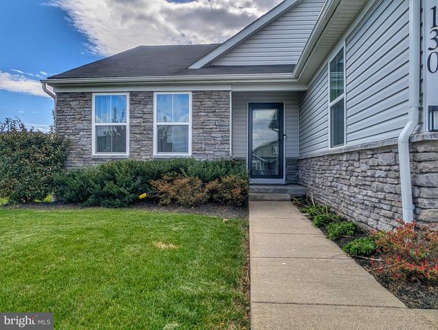 130 NORFOLK LN, Martinsburg, WV 25405