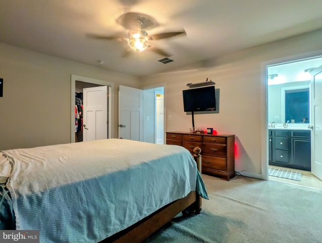 130 NORFOLK LN, Martinsburg, WV 25405