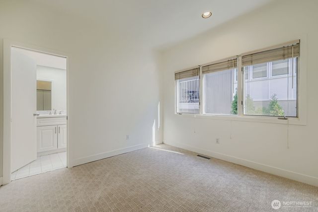 608 Bellevue Way SE #F1, Bellevue, WA 98004