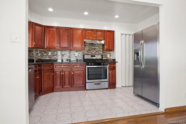 455 Nassau Avenue, Freeport, NY 11520