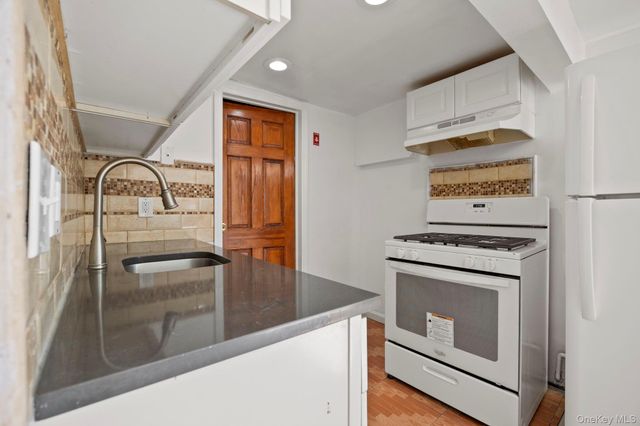 455 Nassau Avenue, Freeport, NY 11520