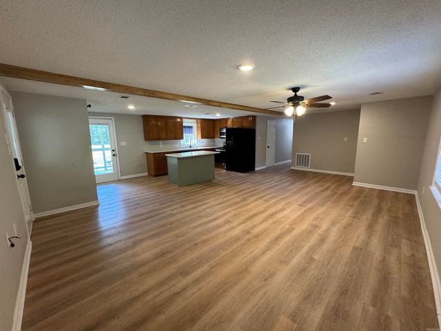 3328 Highway 5, El Paso, AR 72045