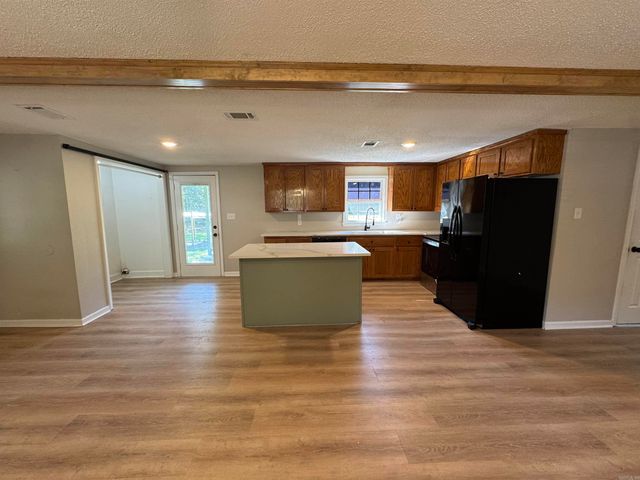 3328 Highway 5, El Paso, AR 72045