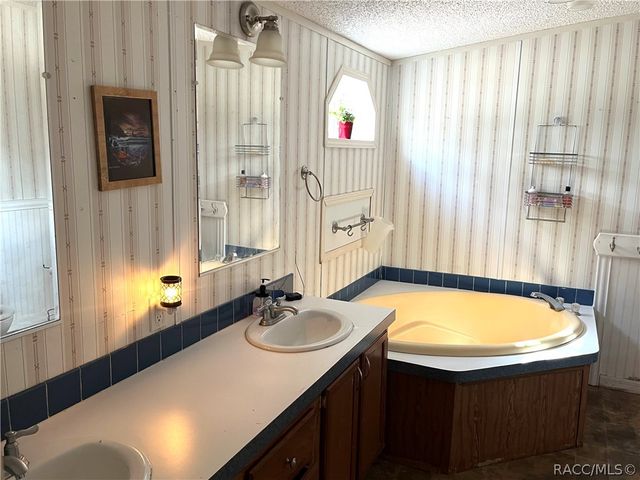 5905 N Highland Park Drive, Hernando, FL 34442