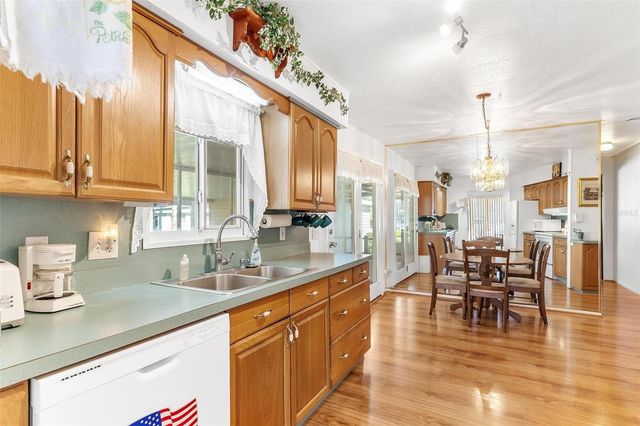 97 HICKORY LANE, Eustis, FL 32726