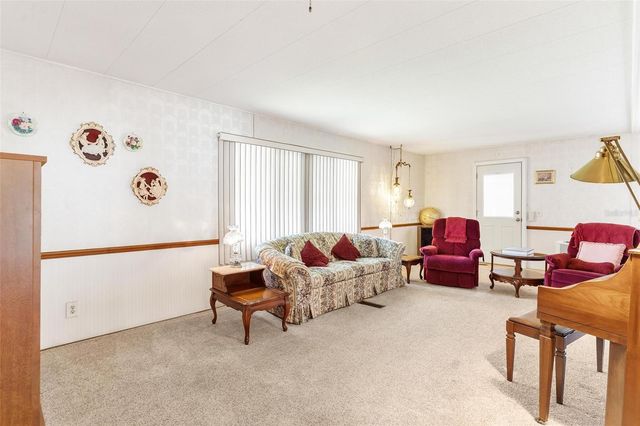 97 HICKORY LANE, Eustis, FL 32726