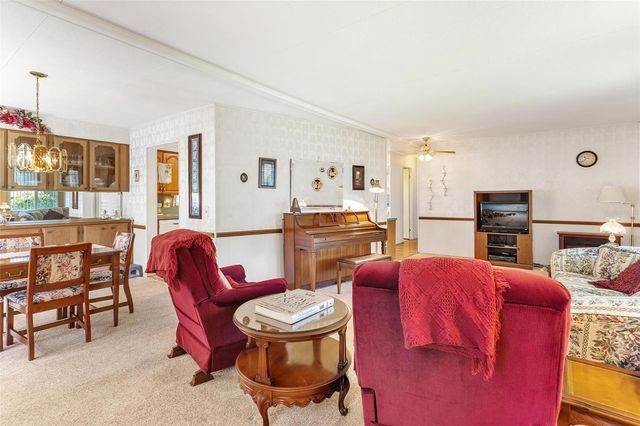 97 HICKORY LANE, Eustis, FL 32726