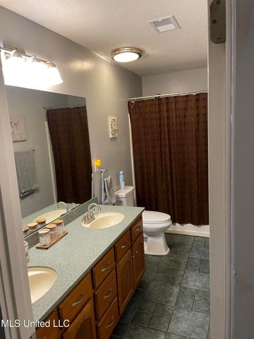 1915 Gayfer Drive, Horn Lake, MS 38637