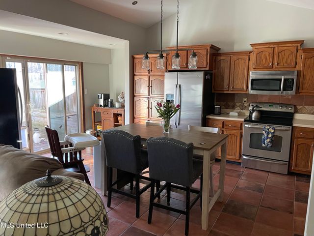 1915 Gayfer Drive, Horn Lake, MS 38637