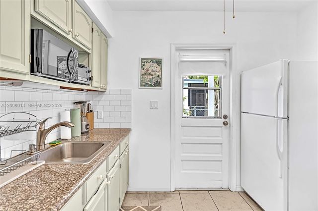 1220 NE 128th St, North Miami, FL 33161