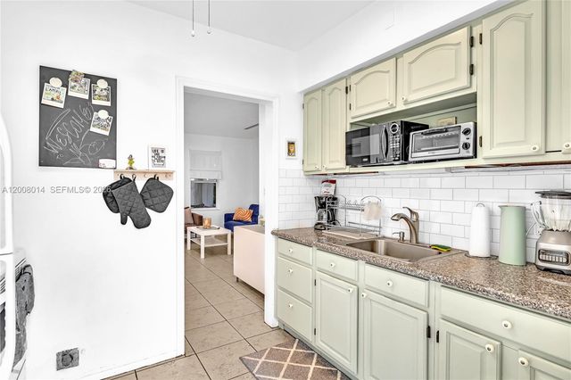 1220 NE 128th St, North Miami, FL 33161