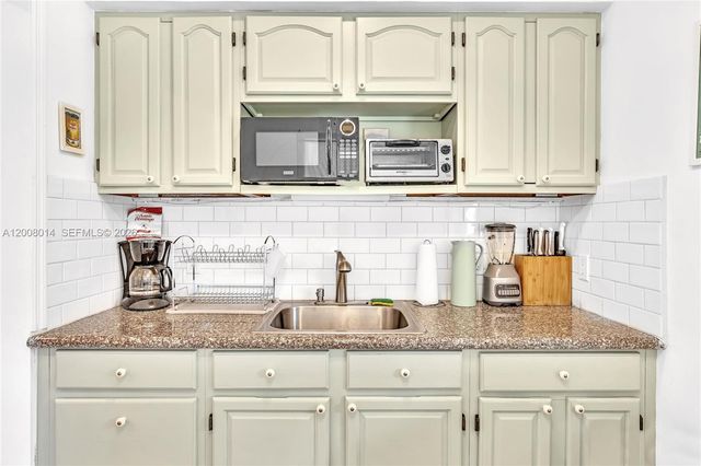 1220 NE 128th St, North Miami, FL 33161