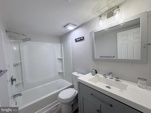 324 DRUMMERS LN, Wayne, PA 19087