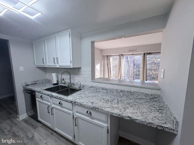 324 DRUMMERS LN, Wayne, PA 19087