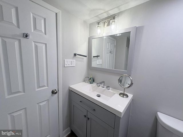 324 DRUMMERS LN, Wayne, PA 19087