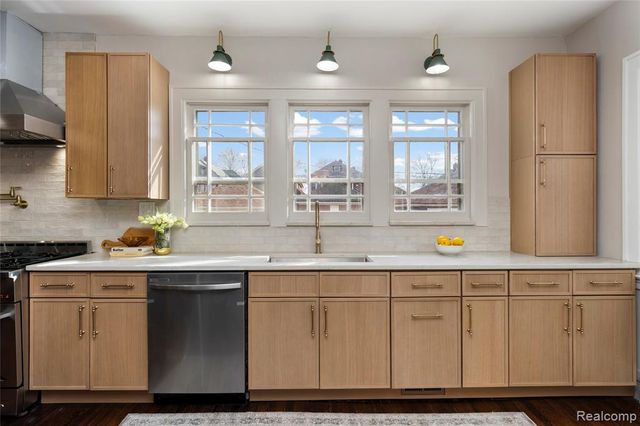 2295 Atkinson Street, Detroit, MI 48206