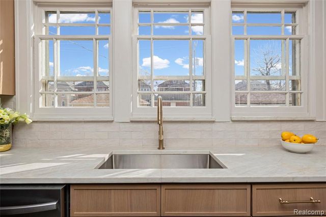 2295 Atkinson Street, Detroit, MI 48206