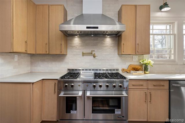 2295 Atkinson Street, Detroit, MI 48206