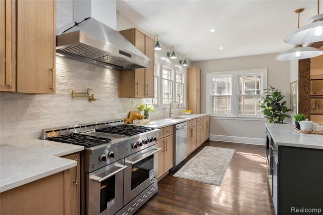 2295 Atkinson Street, Detroit, MI 48206