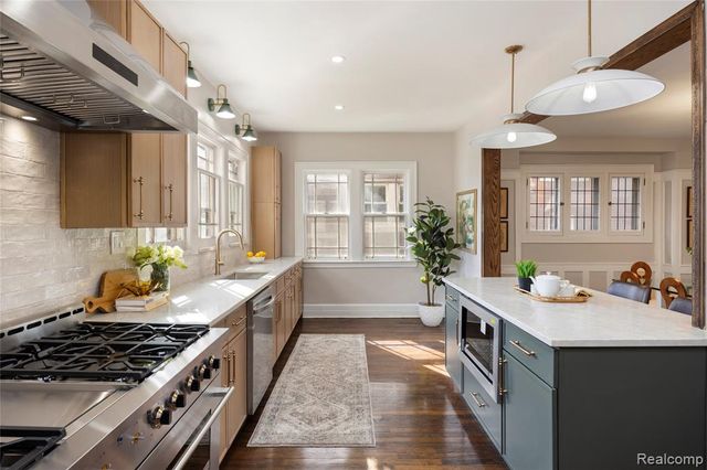 2295 Atkinson Street, Detroit, MI 48206