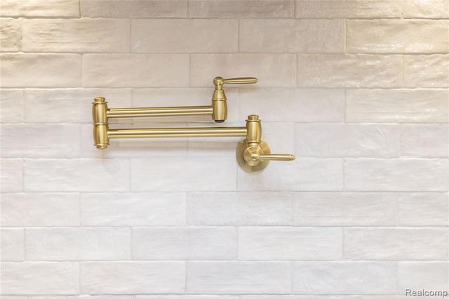 2295 Atkinson Street, Detroit, MI 48206