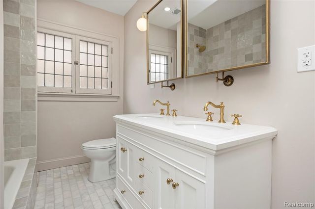 2295 Atkinson Street, Detroit, MI 48206