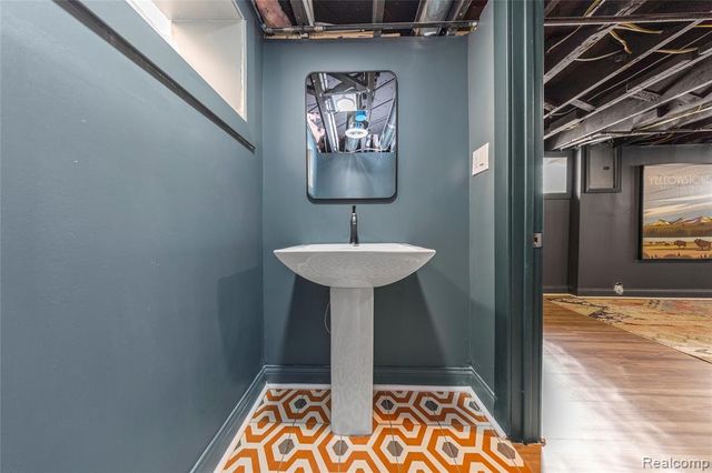 2295 Atkinson Street, Detroit, MI 48206