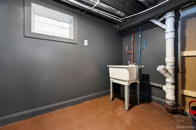 2295 Atkinson Street, Detroit, MI 48206