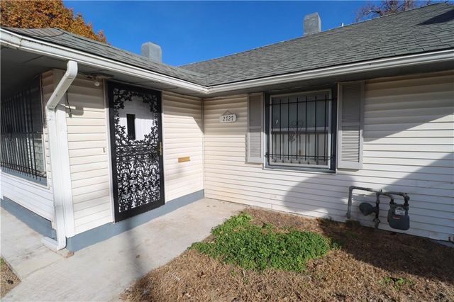 2727 10TH Street, Kansas City, KS 66104