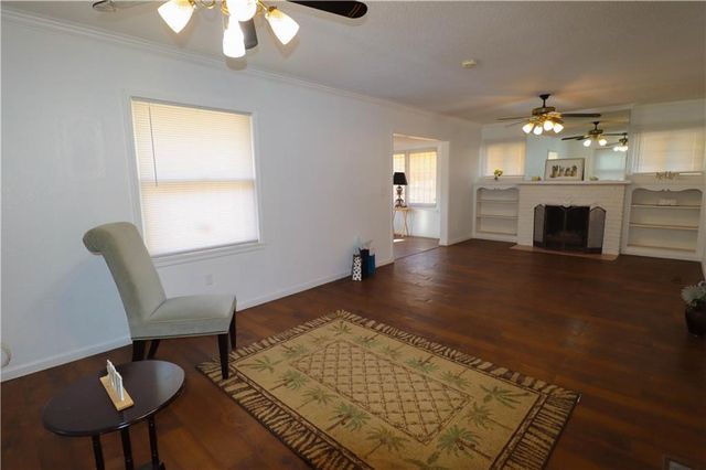 2727 10TH Street, Kansas City, KS 66104