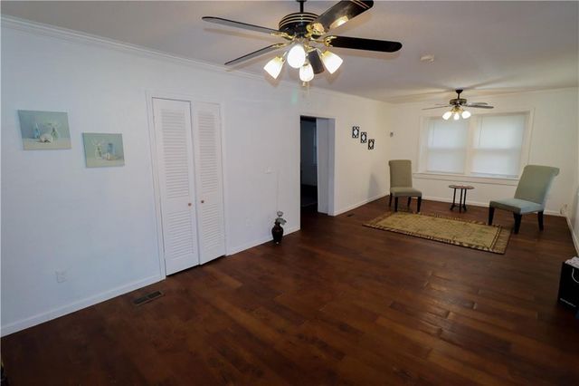 2727 10TH Street, Kansas City, KS 66104