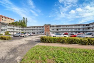 1021 Crystal Lake Dr 202, Deerfield Beach, FL 33064