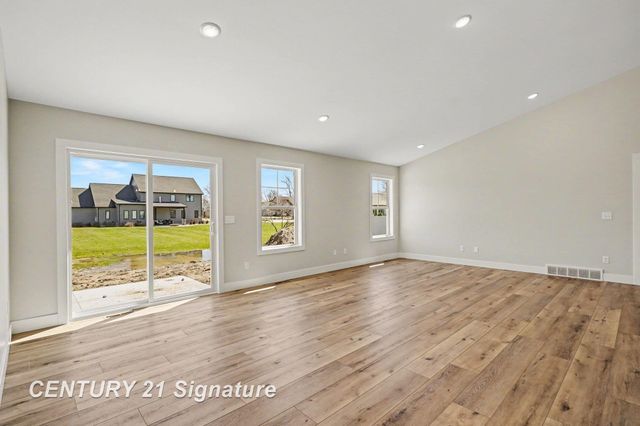 4466 E Lakecress Drive, Saginaw Twp, MI 48603