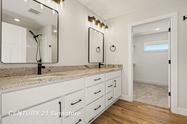 4466 E Lakecress Drive, Saginaw Twp, MI 48603