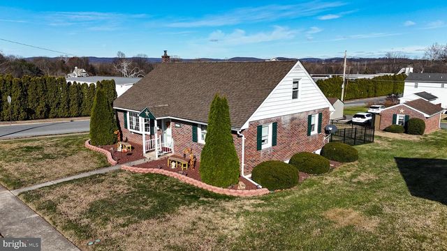 643 W 3RD ST, Birdsboro, PA 19508