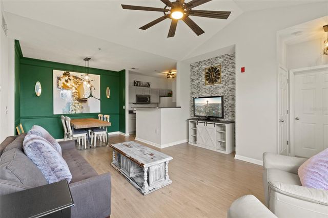 4802 51ST STREET W 423, Bradenton, FL 34210