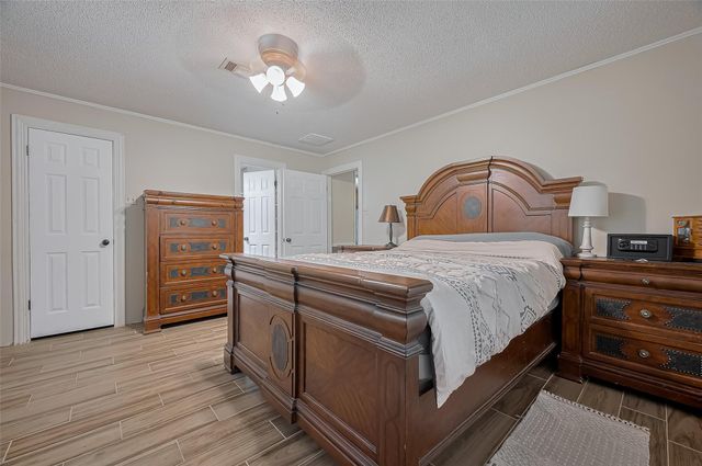 35 County Road 2292, Cleveland, TX 77327