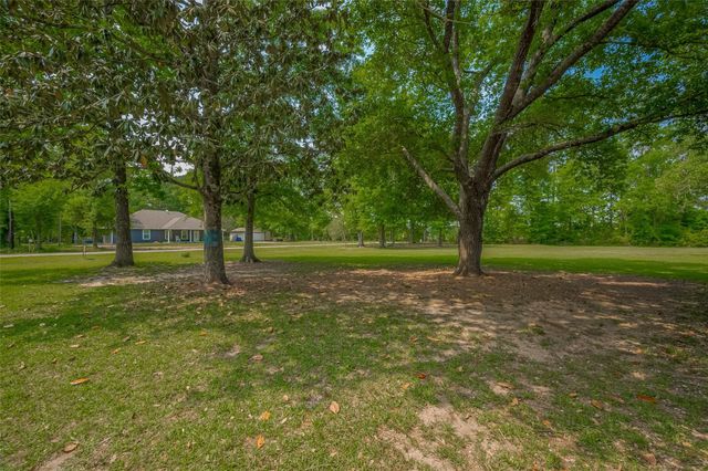 35 County Road 2292, Cleveland, TX 77327