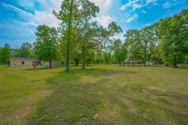 35 County Road 2292, Cleveland, TX 77327