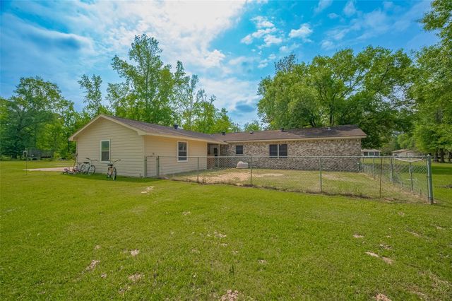 35 County Road 2292, Cleveland, TX 77327